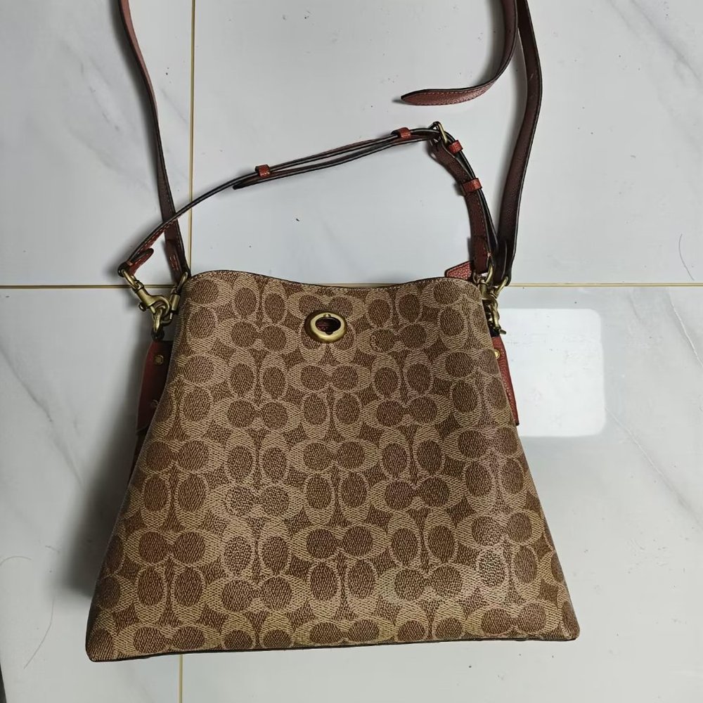 COACH C2745 SIGNATURE WILLOW SHOULDER Bag